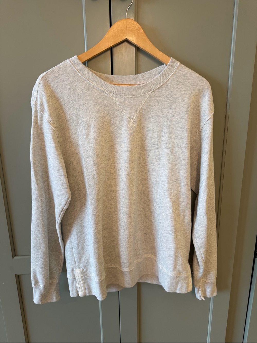 Abercrombie & Fitch Soft Gray Crewneck Sweatshirt – Size S